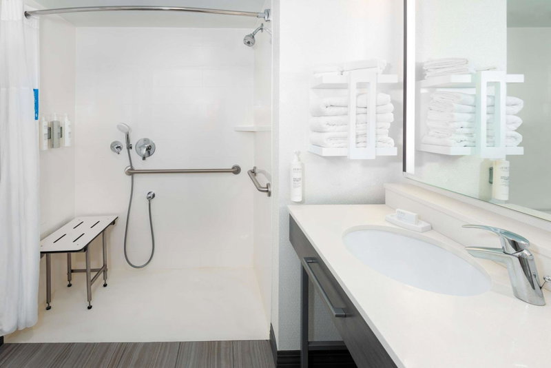 Hampton Inn & Suites Country Club Plaza, Kansas City, United States
