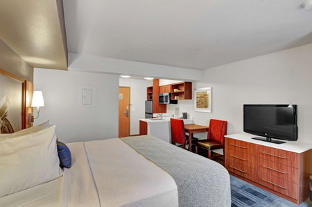 Executive Residency by Best Western Navigator Inn & Suites, Everett, United States