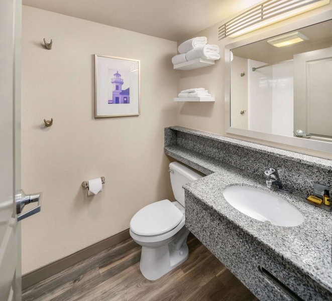 Executive Residency by Best Western Navigator Inn & Suites, Everett, United States