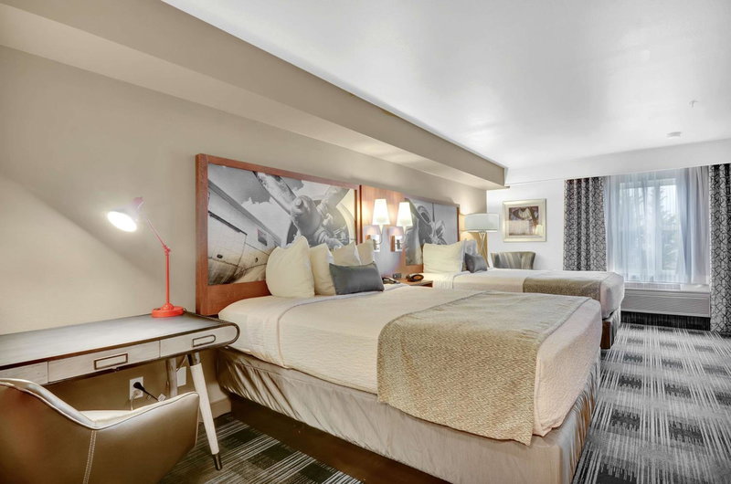 Executive Residency by Best Western Navigator Inn & Suites, Everett, United States