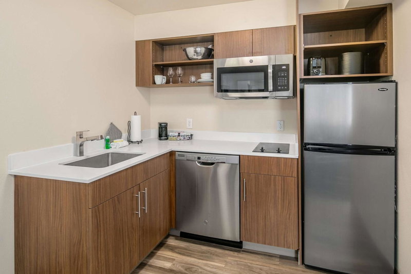 Executive Residency by Best Western Navigator Inn & Suites, Everett, United States
