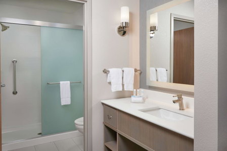Homewood Suites By Hilton Cincinnati Midtown, Cincinnati, United States