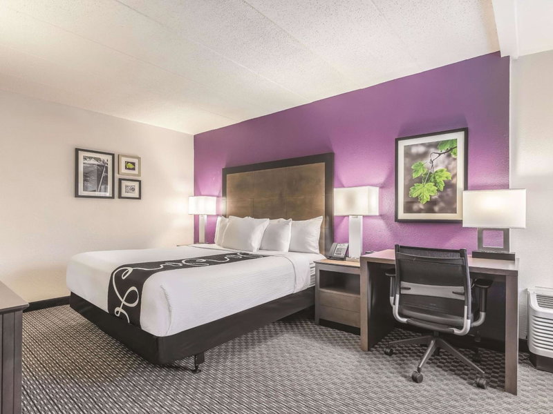 La Quinta by Wyndham Salem NH, Salem, United States