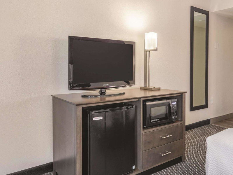 La Quinta by Wyndham Salem NH, Salem, United States