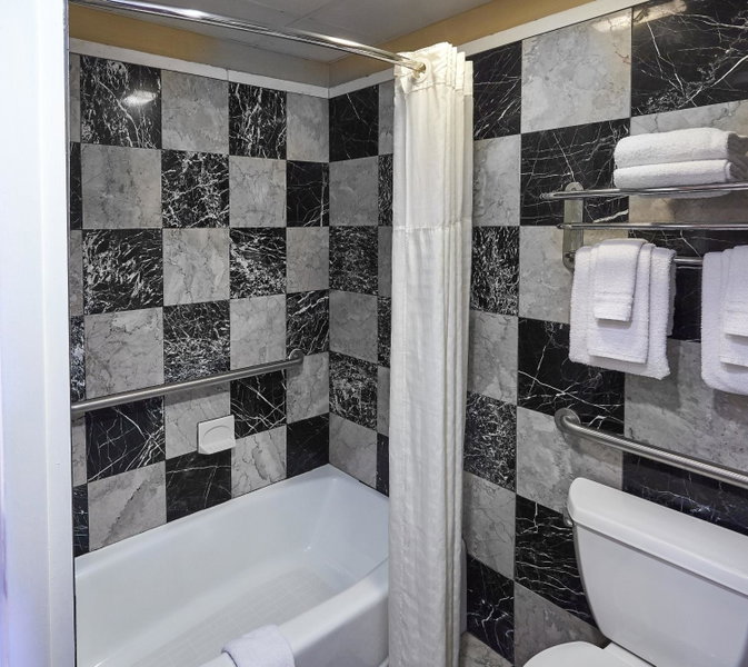 Ocean Inn & Suites, Saint Simons Island, United States