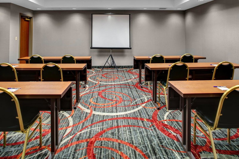 Holiday Inn Express Hotel & Suites Pittsburgh-South Side by IHG, Pittsburgh, United States