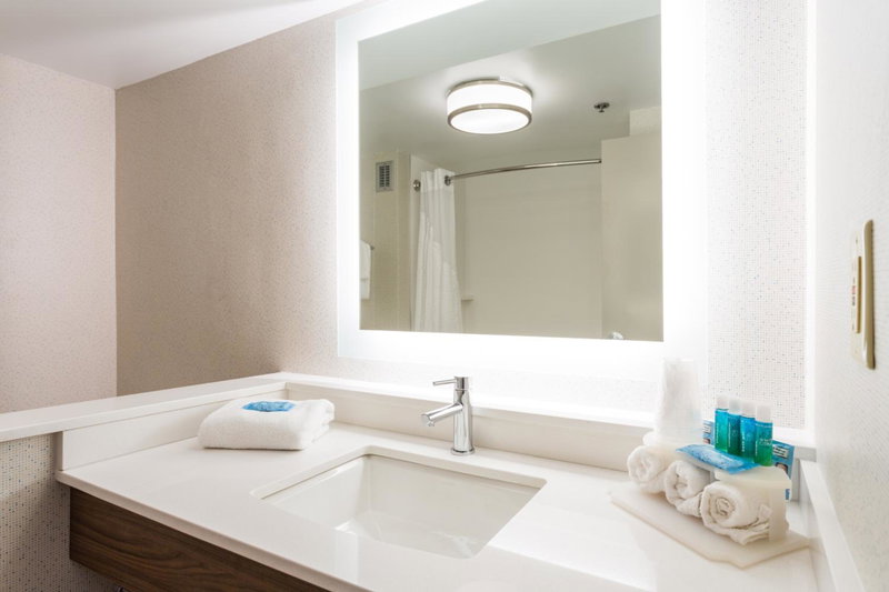 Holiday Inn Express & Suites Wilmington-University Center by IHG, Wilmington, United States