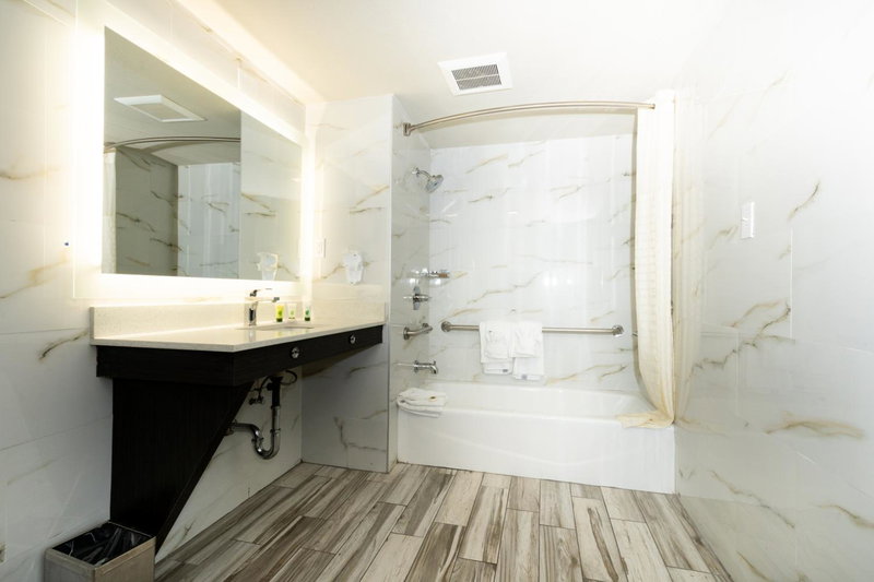 SureStay Plus Hotel by Best Western Point Richmond, Richmond, United States