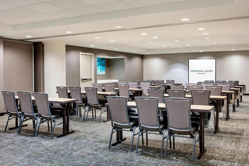 SpringHill Suites by Marriott Milwaukee Downtown, Milwaukee, United States