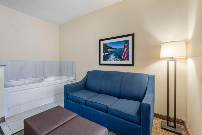 Comfort Suites Lake Geneva East, Lake Geneva, United States