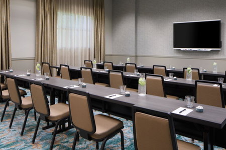 Renaissance Shoals Resort & Spa, Florence, United States