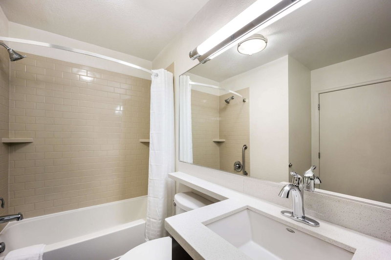 Sonesta Simply Suites Charlotte University, Charlotte, United States