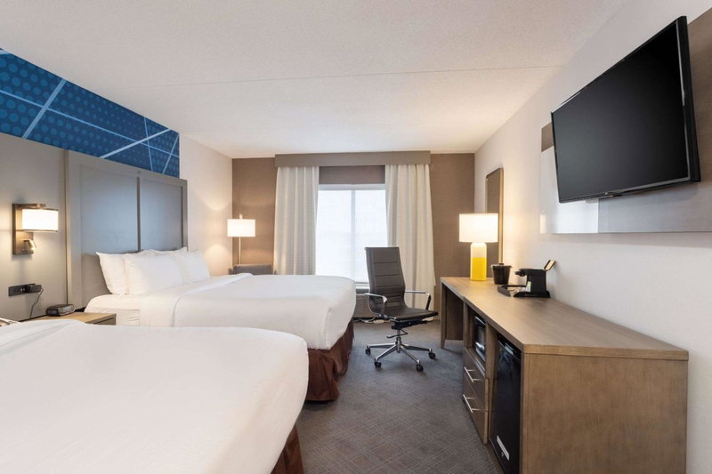 Comfort Inn & Suites Buffalo Airport, Buffalo, United States