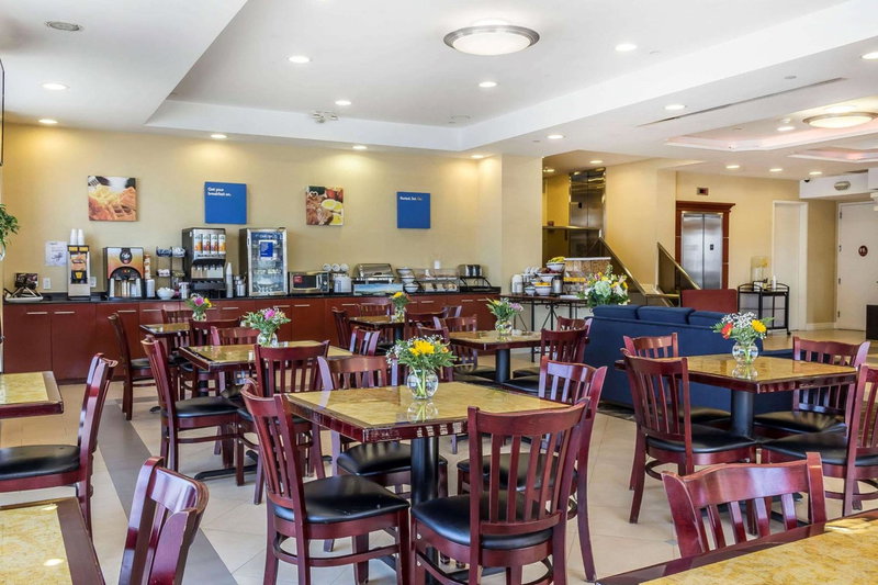 Comfort Inn & Suites LaGuardia Airport, Queens, United States