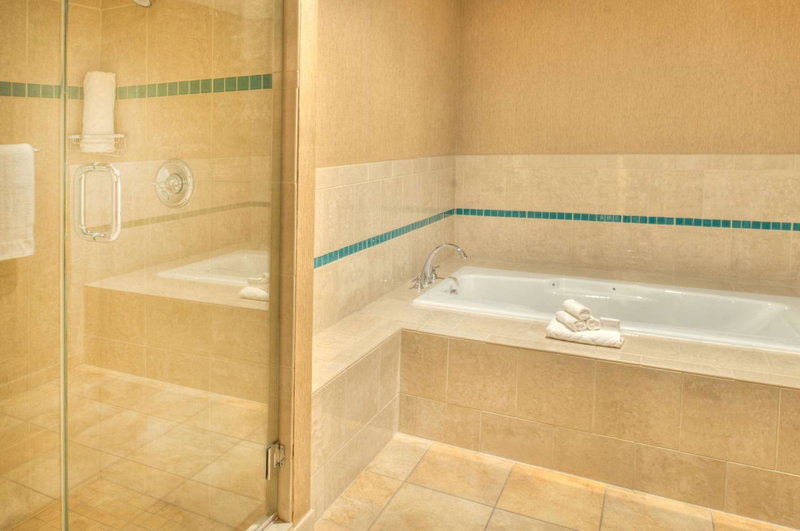 DoubleTree by Hilton Hotel St. Louis - Chesterfield, Chesterfield, United States