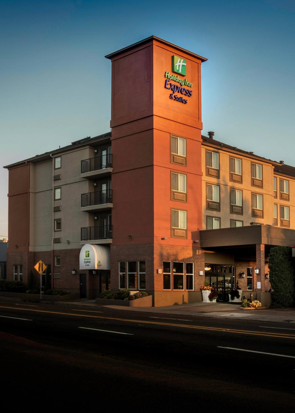 Hotel · Holiday Inn Express Hotel & Suites Portland-Northwest Downtown by IHG, Portland