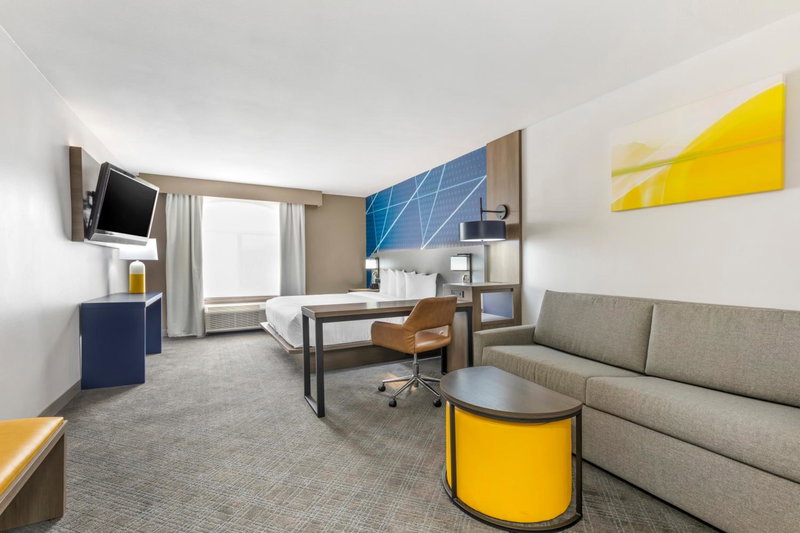 Comfort Inn & Suites Irving Las Colinas DFW, Irving, United States