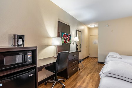 Red Roof Inn PLUS+ Tempe - Phoenix Airport, Tempe, United States