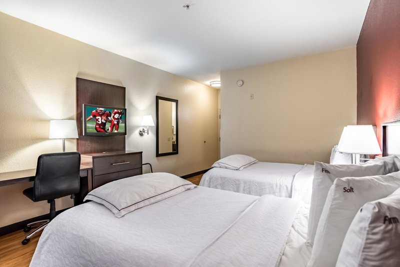 Red Roof Inn PLUS+ Tempe - Phoenix Airport, Tempe, United States