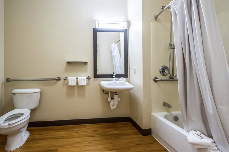 Red Roof Inn PLUS+ Tempe - Phoenix Airport, Tempe, United States