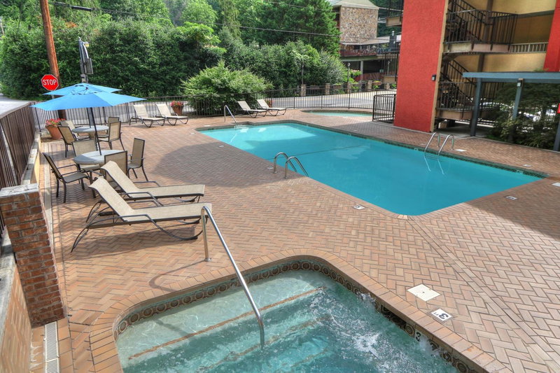 Gatlinburg River Inn, Gatlinburg, United States