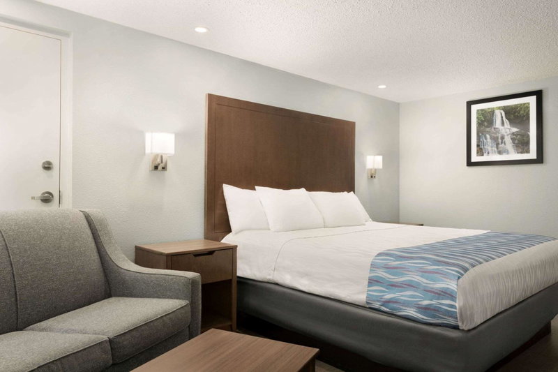 Gatlinburg River Inn, Gatlinburg, United States