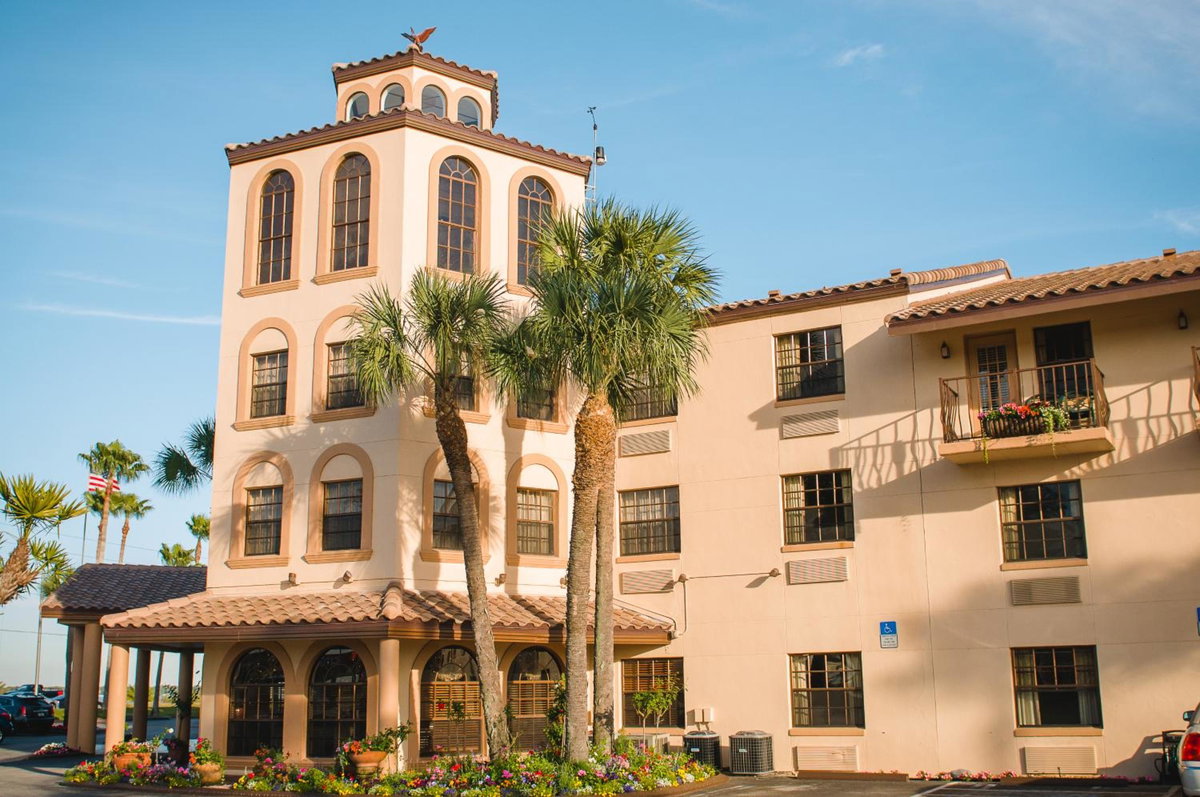 Hotel · Inn on the Lakes, Sebring