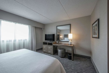 Embassy Suites by Hilton Chicago Schaumburg Woodfield, Schaumburg, United States