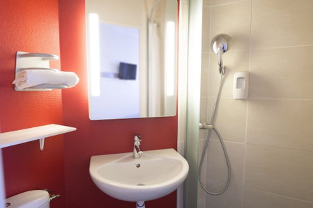 B&B HOTEL Chatellerault, Chatellerault, France