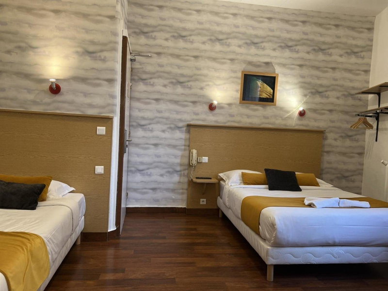 Hôtel Abalone - Centre Gare, Nîmes, France