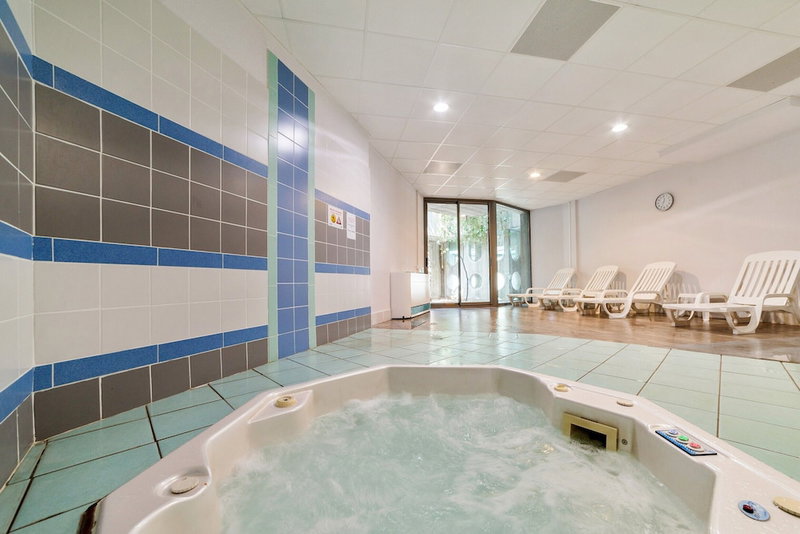 SOWELL HOTELS Ardèche, Grospierres, France