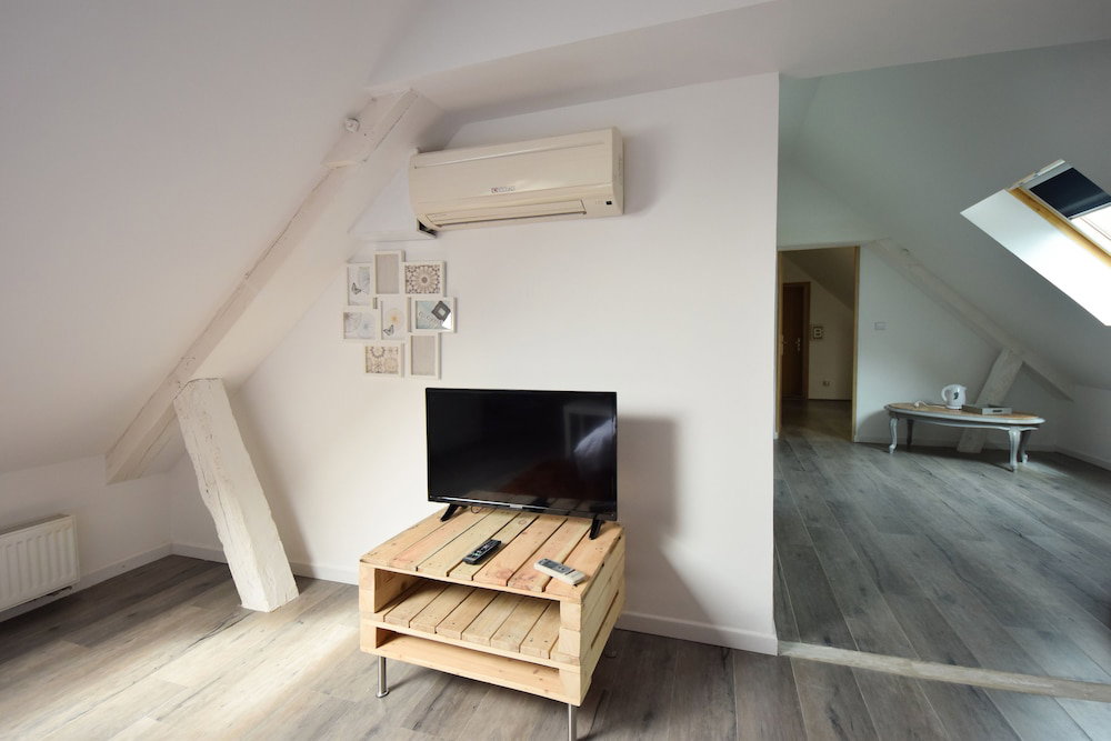 Hotel · Chambre d'Hotes Lorengrain, Bruyeres-et-Montberault