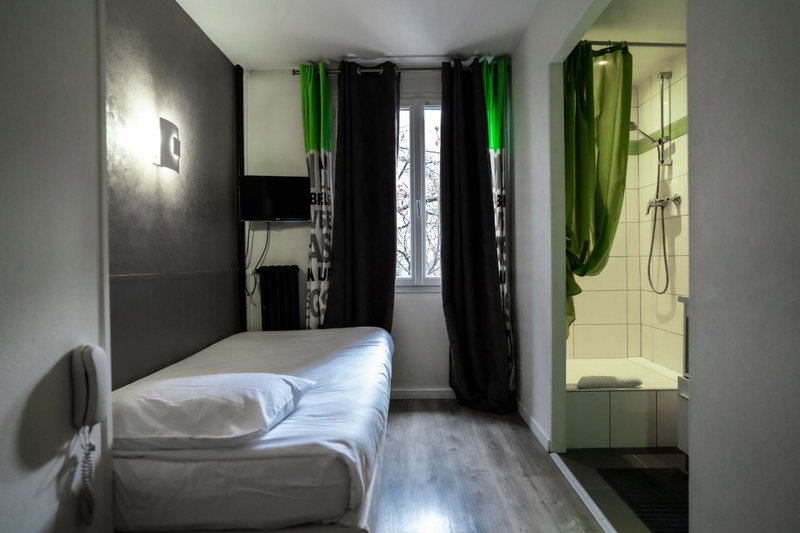Hotel De Quebec, Rouen, France
