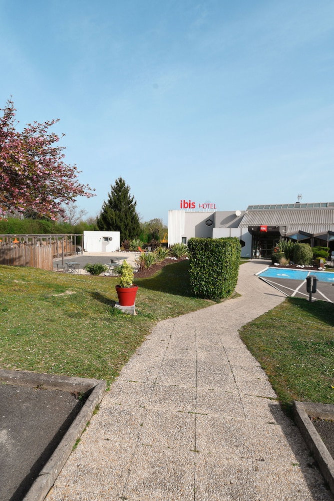 Hôtel ibis Saintes, France