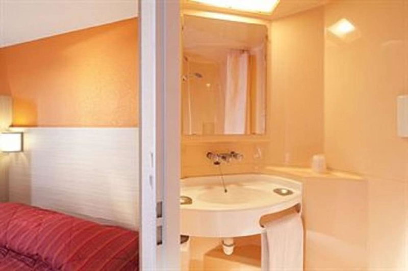 Premiere Classe Chantilly Sud-Luzarches, Chaumontel, France