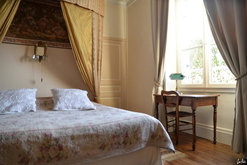 L'Oustal, Bourges, France