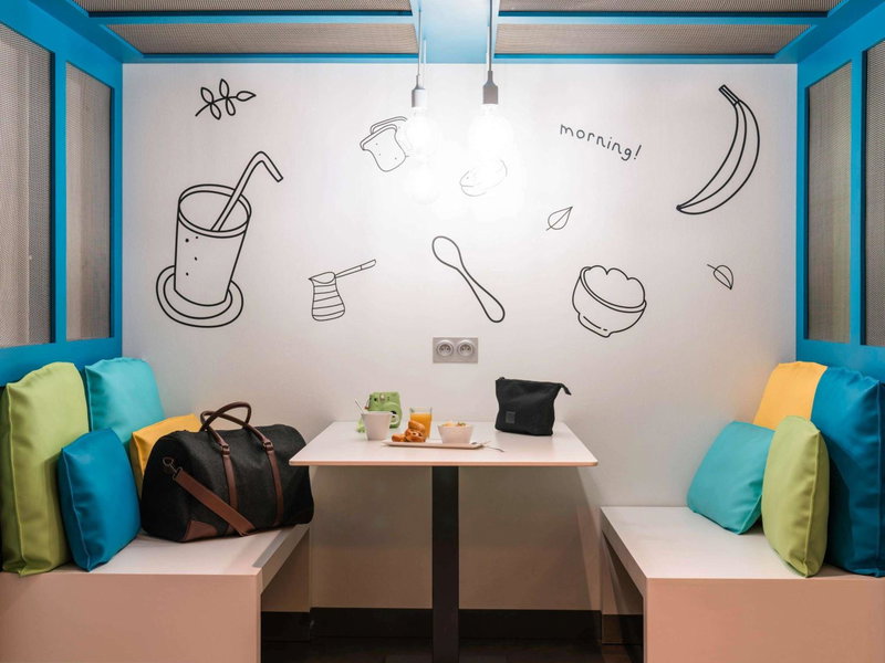 ibis Styles Nantes Centre Gare, Nantes, France