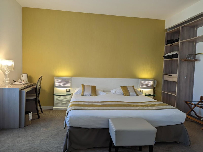 HOTEL ARVERNA VICHY - ClT'HOTEL, Vichy, France