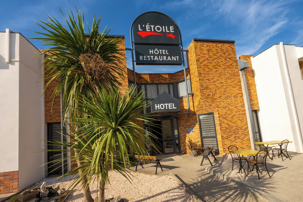 Hotel · Hôtel L'Etoile - Airport - A61, Carcassonne