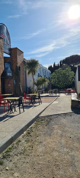 Hôtel L'Etoile - Airport - A61, Carcassonne, France