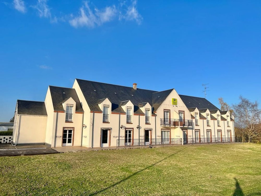 Hotel · Logis Hôtel Sully le Château, Saint-Père-sur-Loire