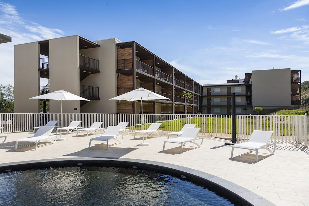 Hotel · Residhotel – Résidence Pont du Gard, Remoulins