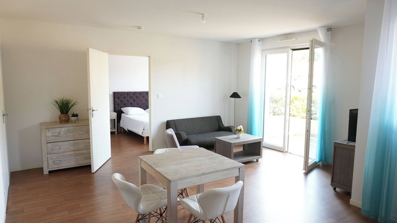 ZENAO Appart'hotel Nevers, Nevers, France