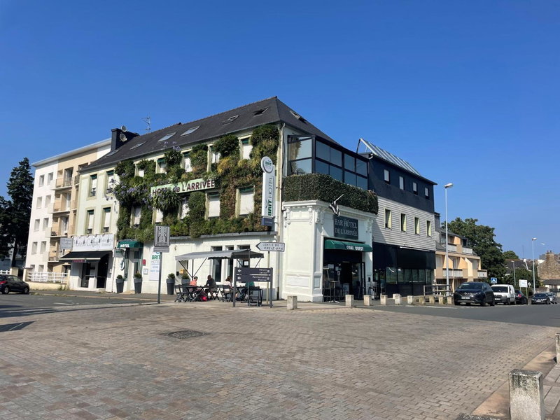 Brit Hotel L'Arrivée Guingamp, Guingamp, France