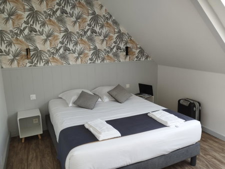 Brit Hotel L'Arrivée Guingamp, Guingamp, France