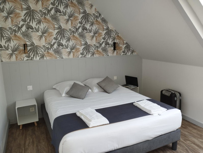 Brit Hotel L'Arrivée Guingamp, Guingamp, France