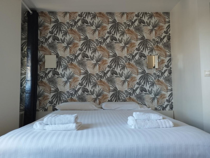 Brit Hotel L'Arrivée Guingamp, Guingamp, France