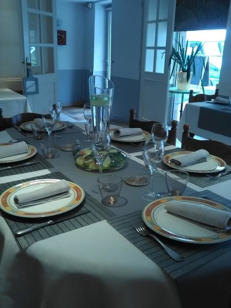 Logis Hotel L'ange Couronne, Belleville-sur-Saône, France
