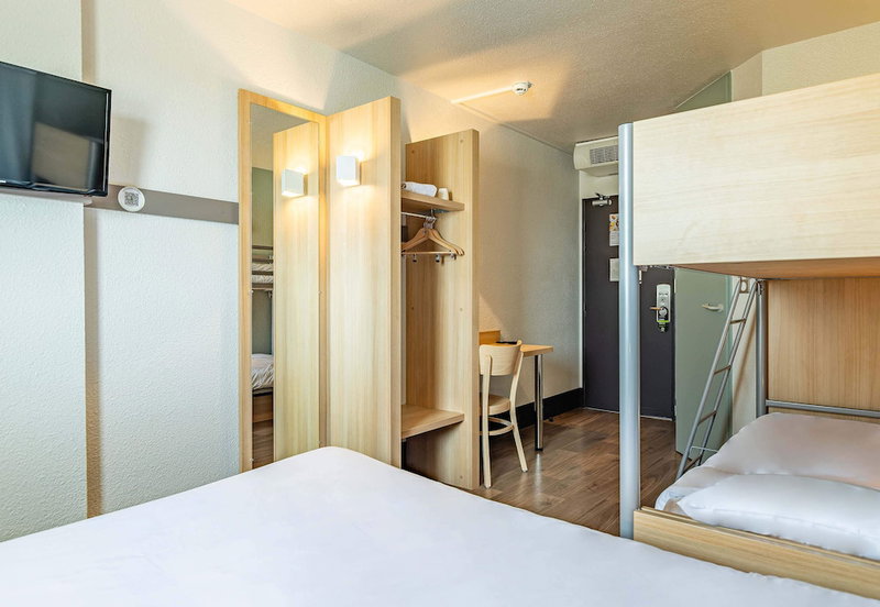 B&B HOTEL Poitiers (1), Chasseneuil-du-Poitou, France