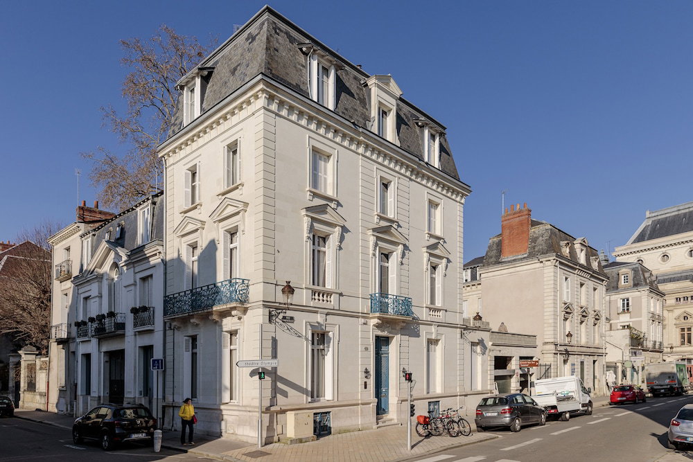 Hotel · Hôtel Corneille - Entrée autonome, réception en ligne -Encore Mieux, Tours